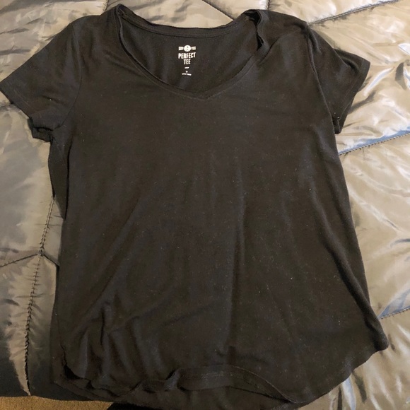 Medium Black T-Shirt - Picture 2 of 2